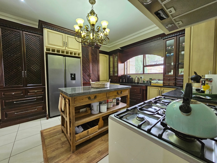 5 Bedroom Property for Sale in Jim Fouchepark Free State